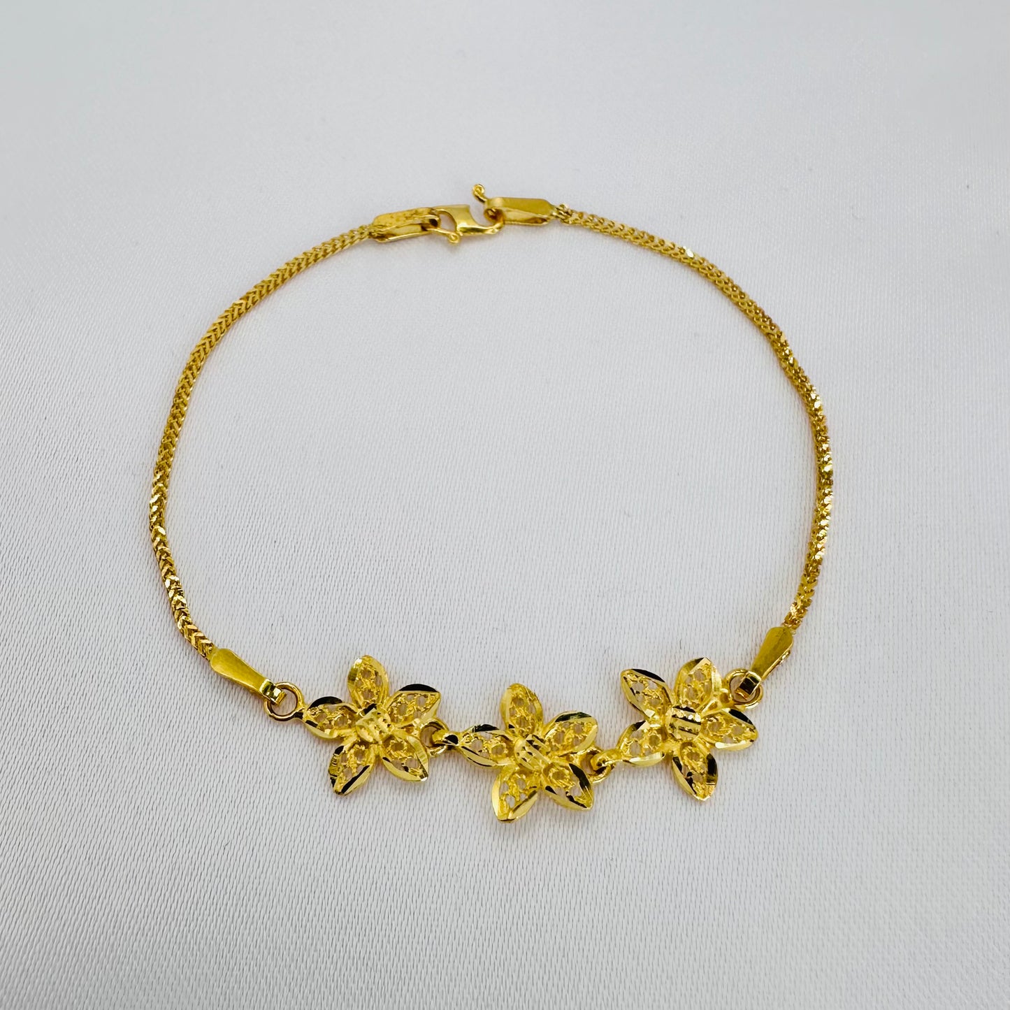 22k solid gold flower bracelet