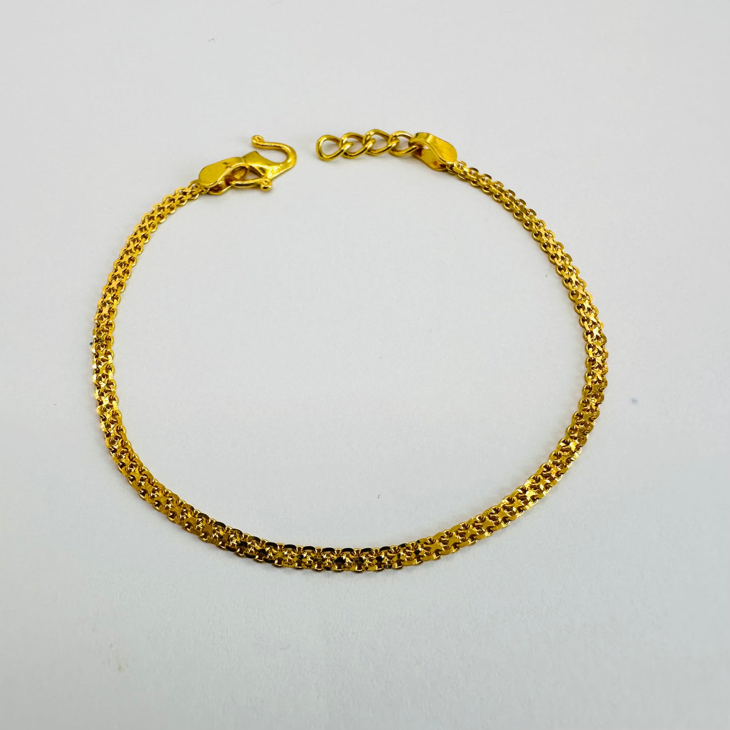 22k solid gold baby/toddlers bracelet