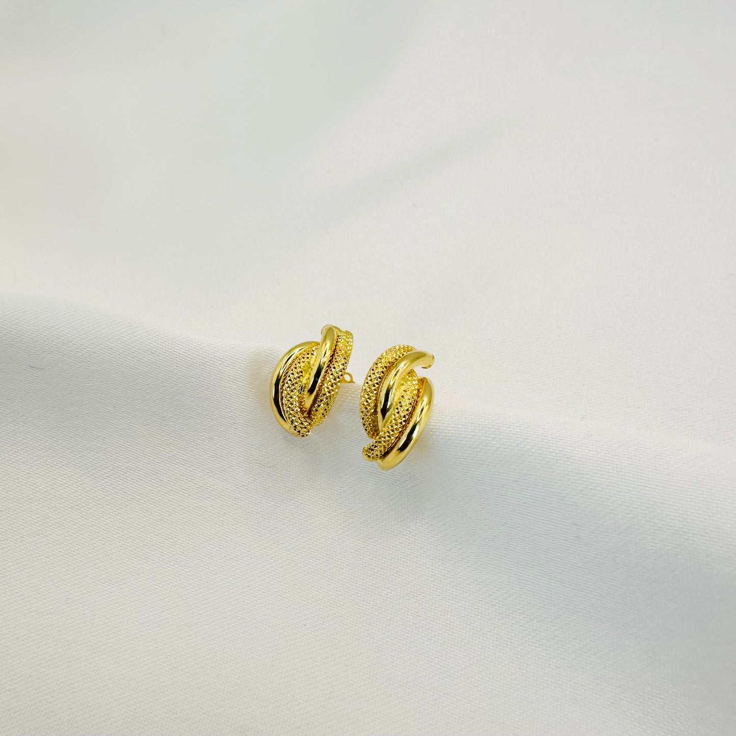 18k solid gold twisted earrings