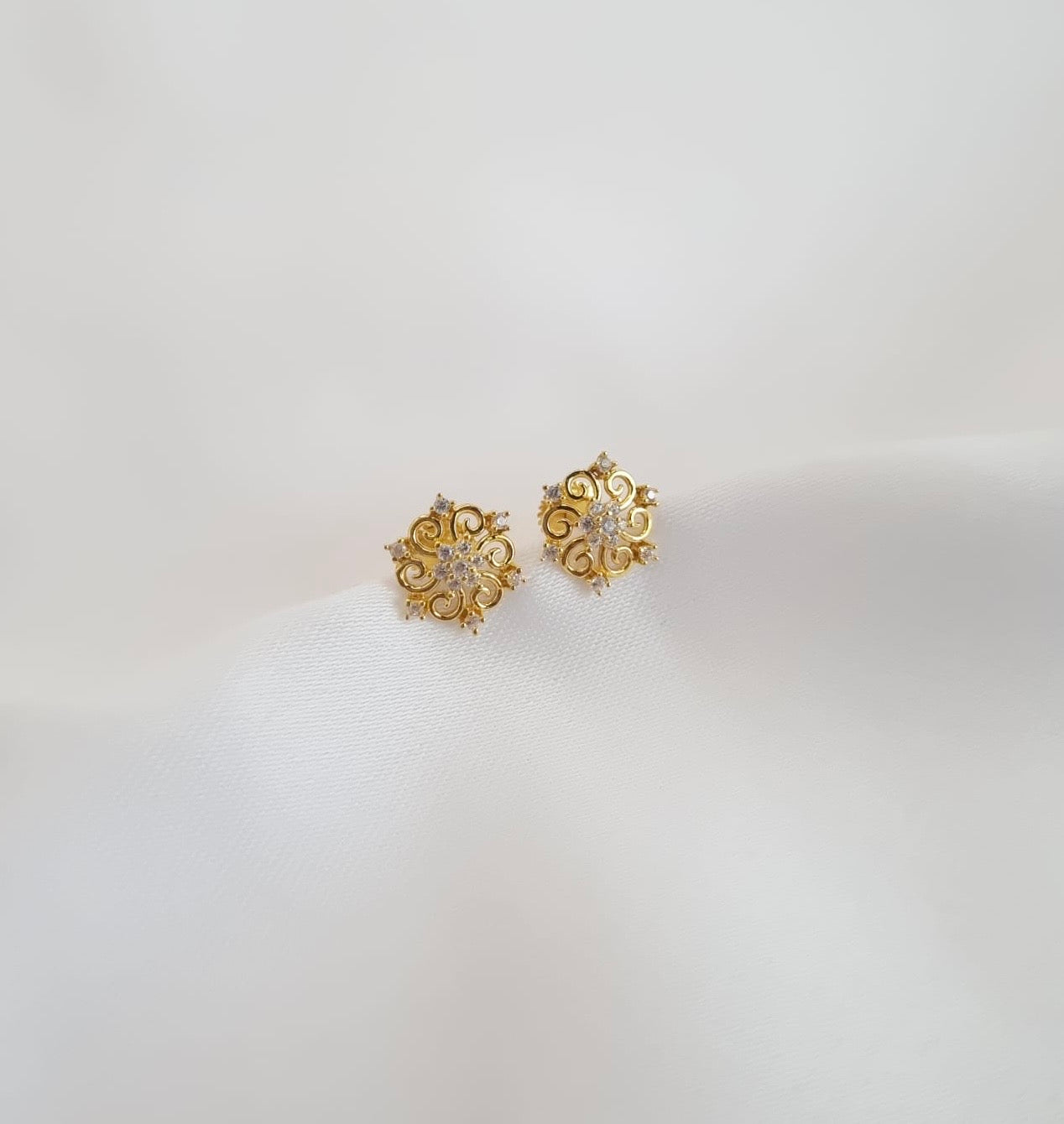 22k solid gold  designer earrings