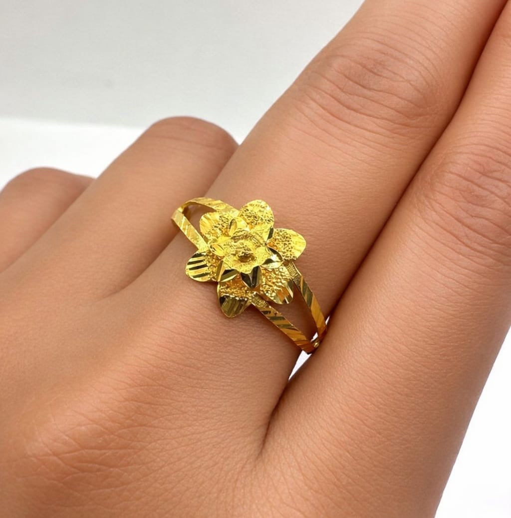 22k solid gold flower ring