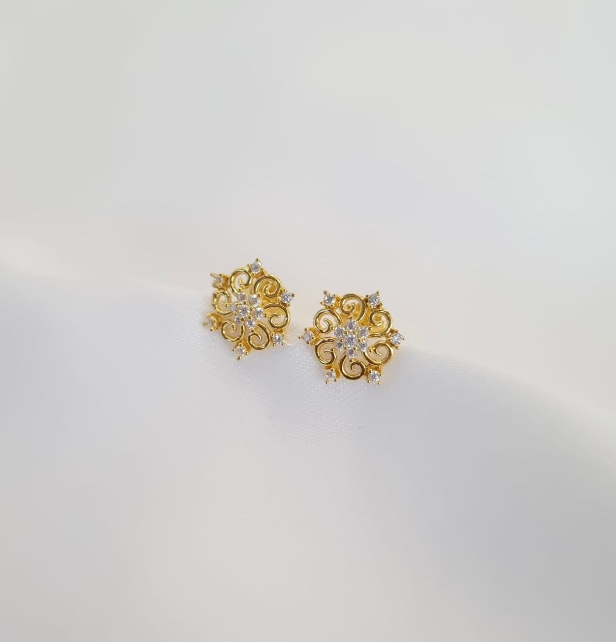 22k solid gold  designer earrings