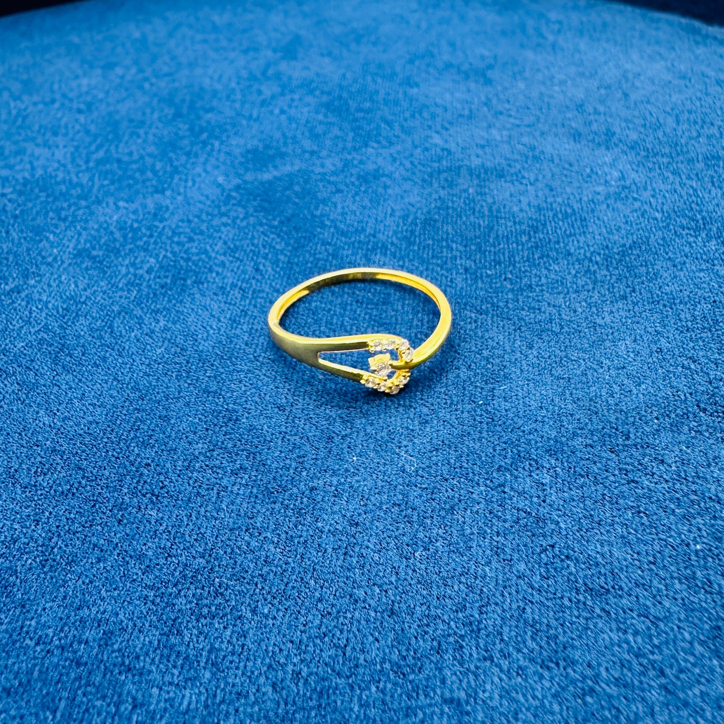22k solid gold ring - 916 UK hallmarked.