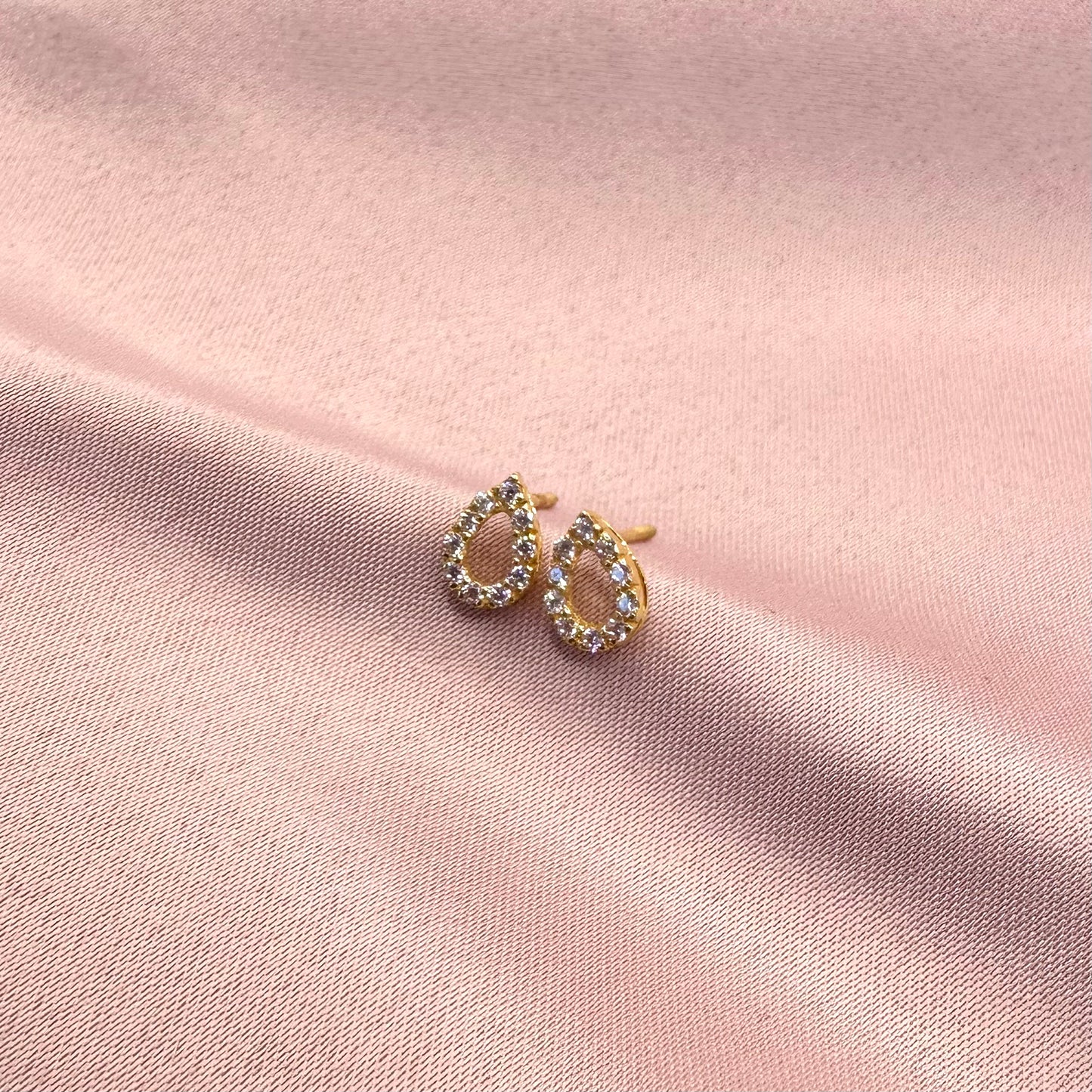 22k solid gold tear drop earrings