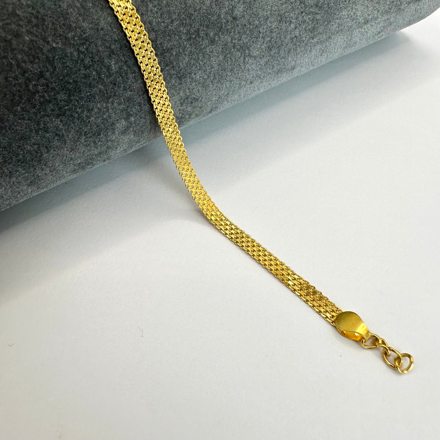 22k solid gold baby/toddlers bracelet