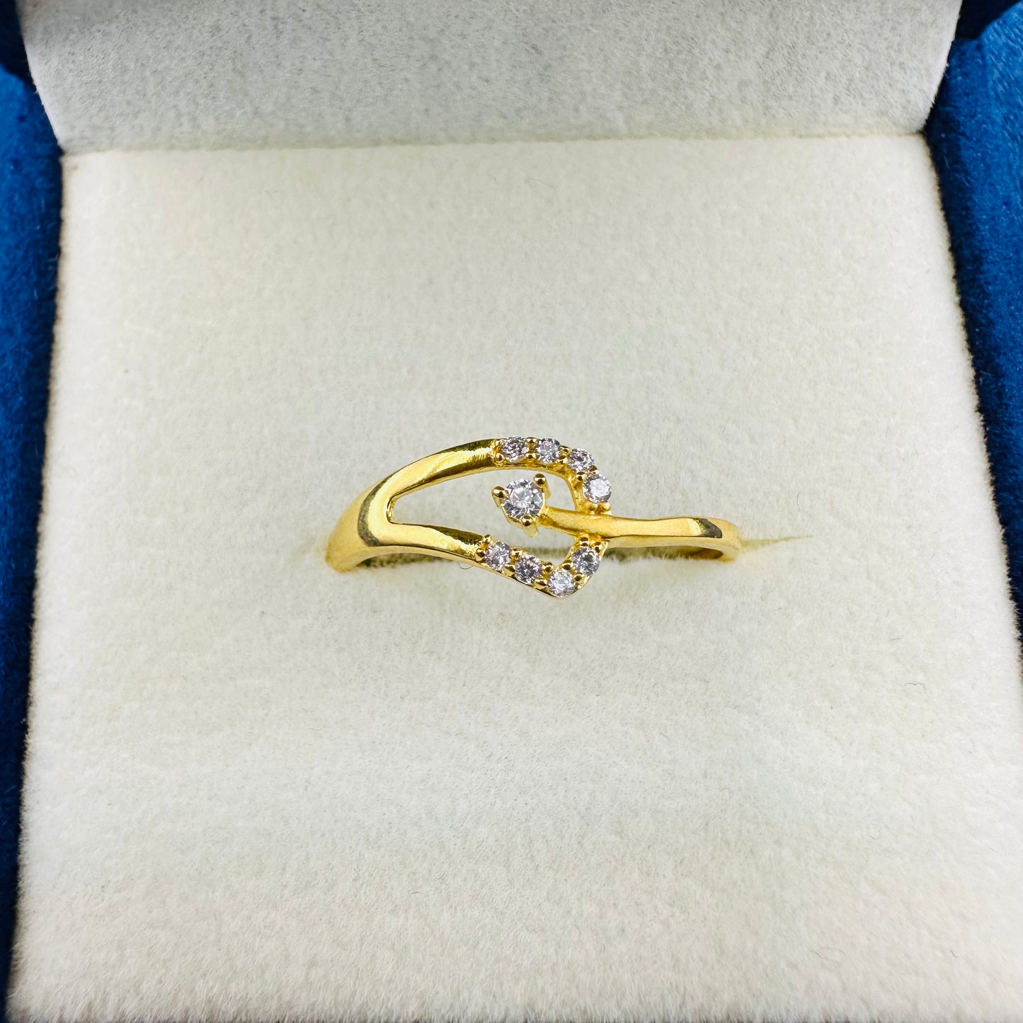 22k solid gold ring - 916 UK hallmarked.