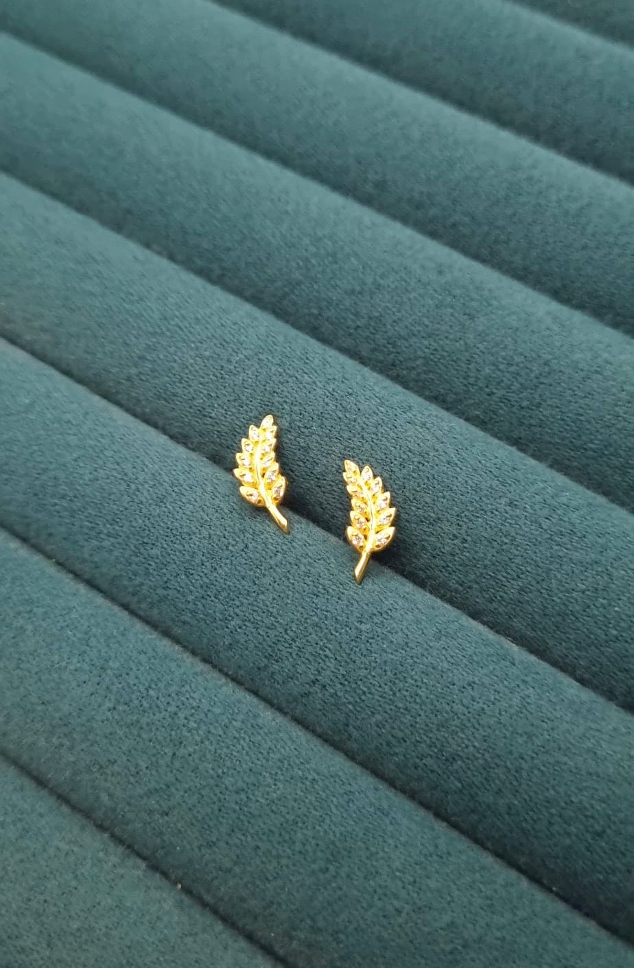 22k solid gold studded leaf earrings