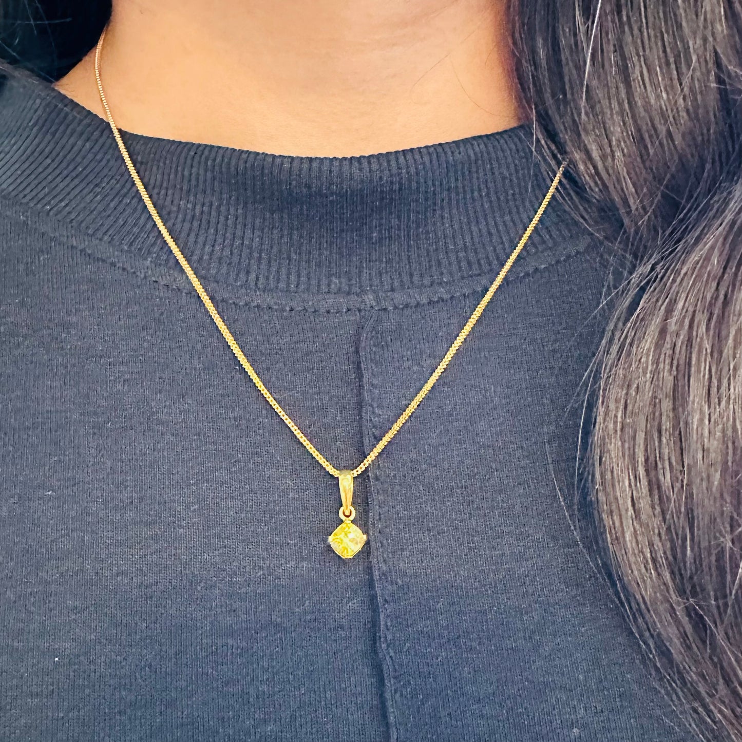 Natural Srilankan/Ceylon yellow sapphire pendant only