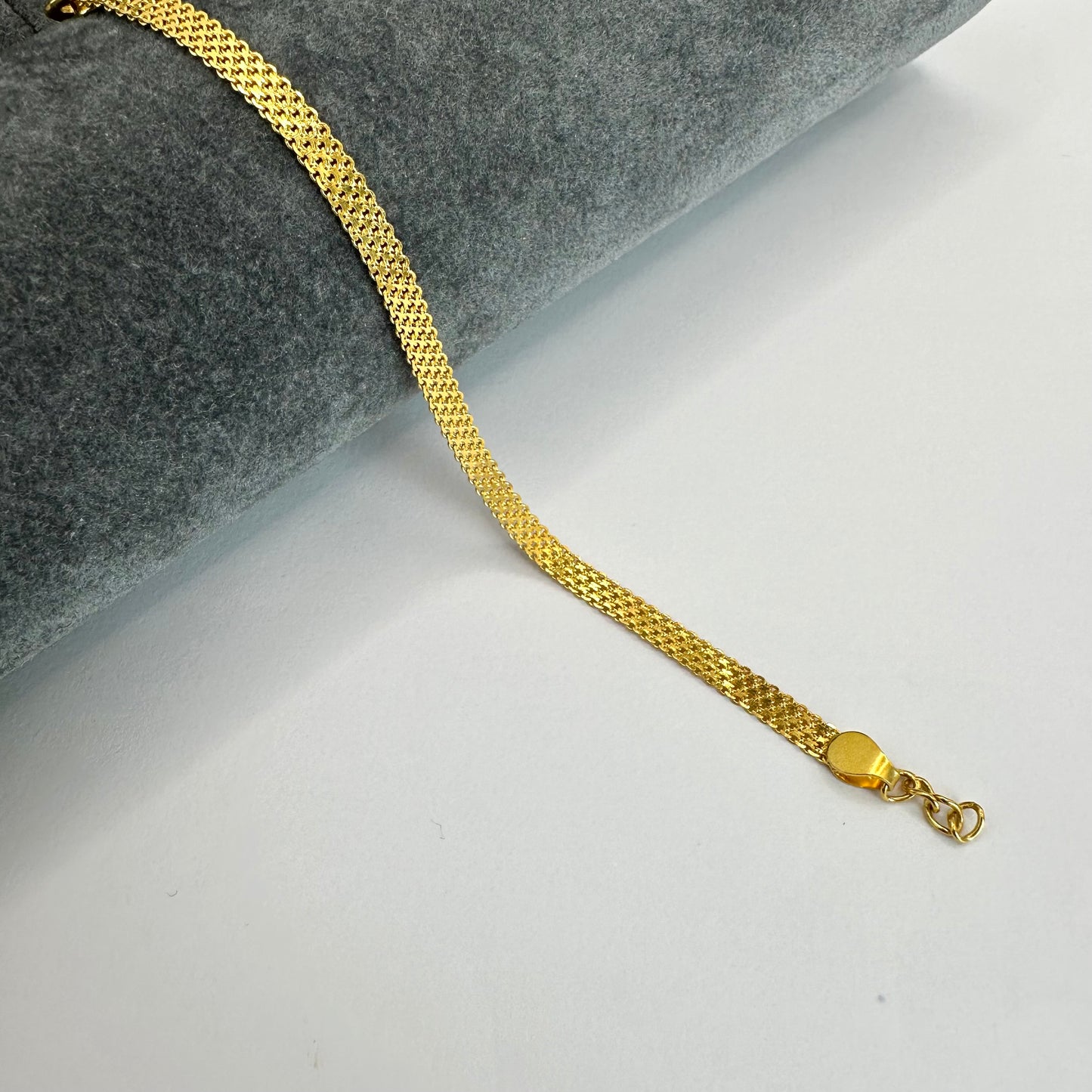 22k solid gold baby/toddlers bracelet