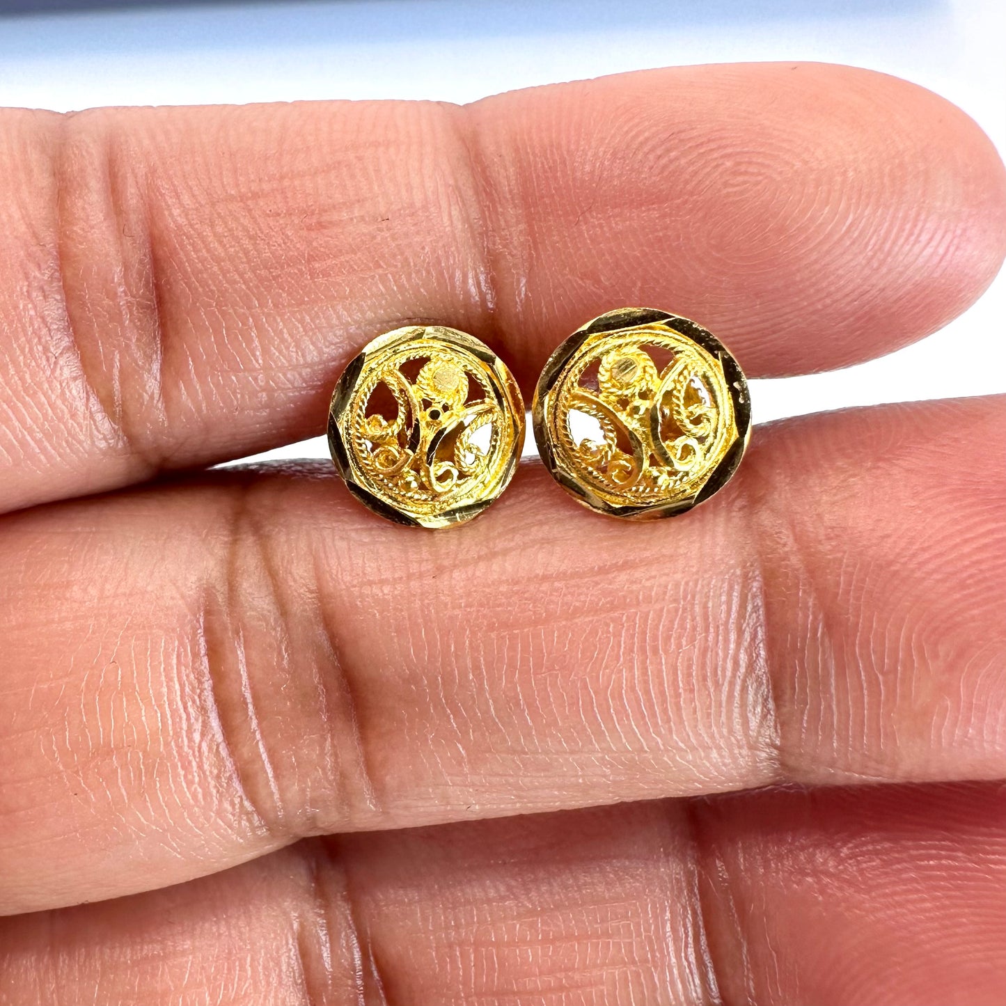 22k solid gold round earrings
