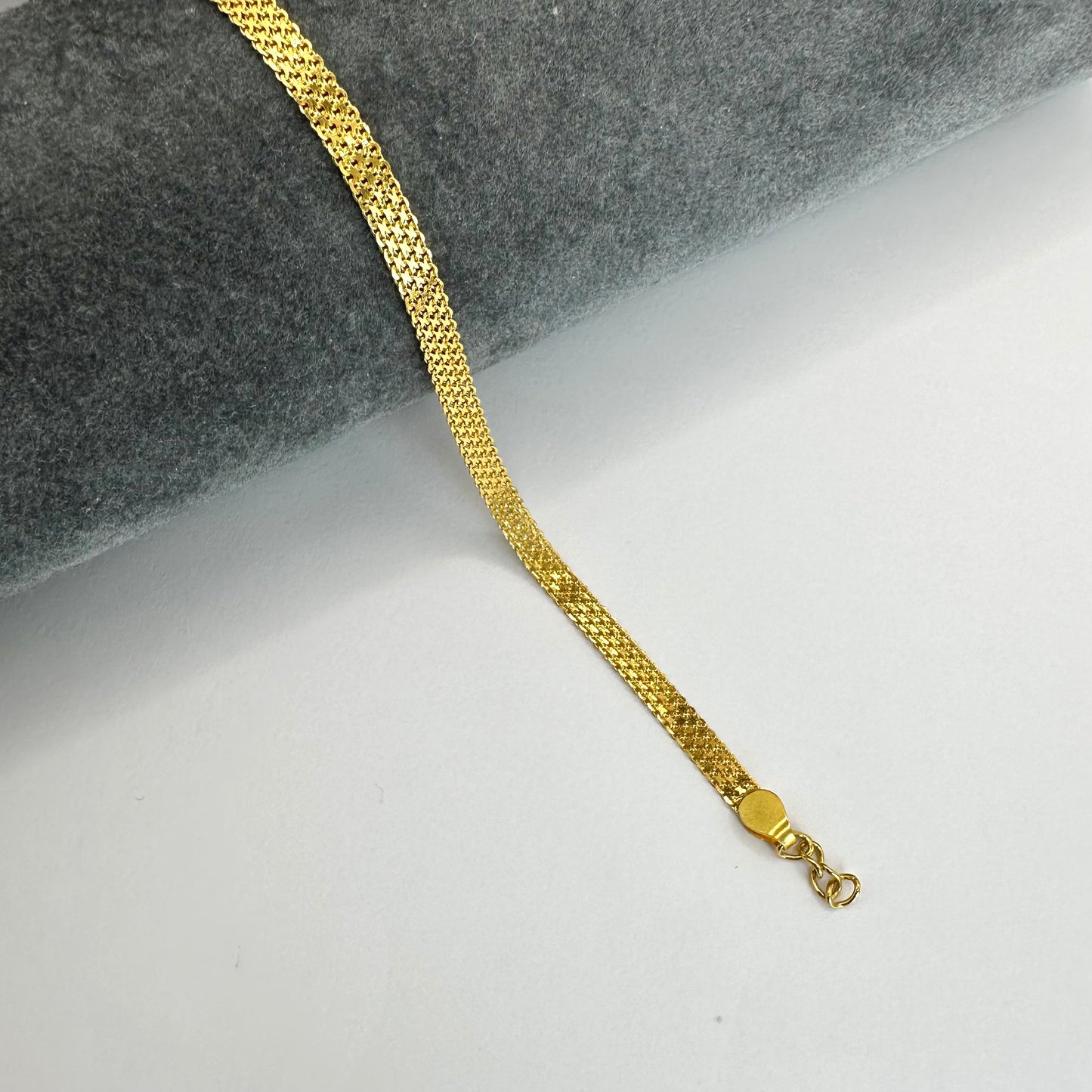 22k solid gold baby/toddlers bracelet