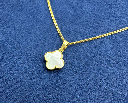 22k solid gold clover pendant