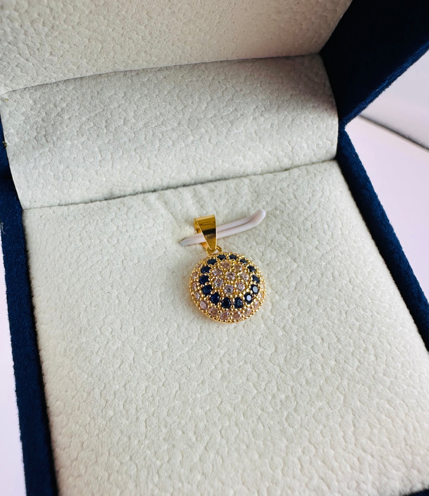 22k solid gold pendant