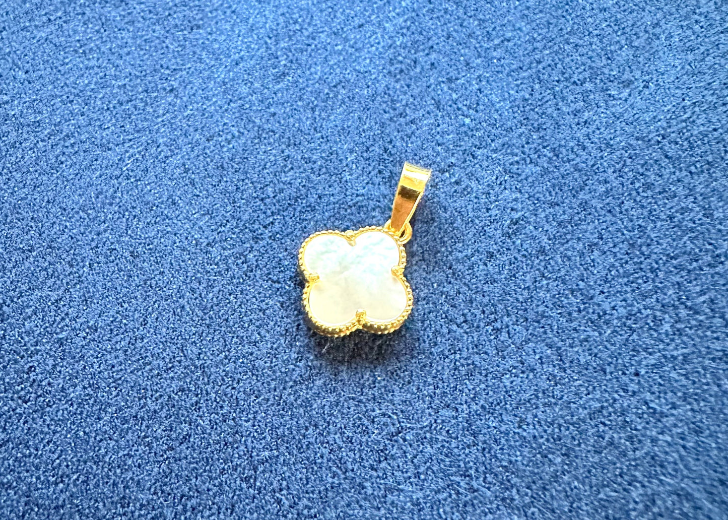22k solid gold clover pendant
