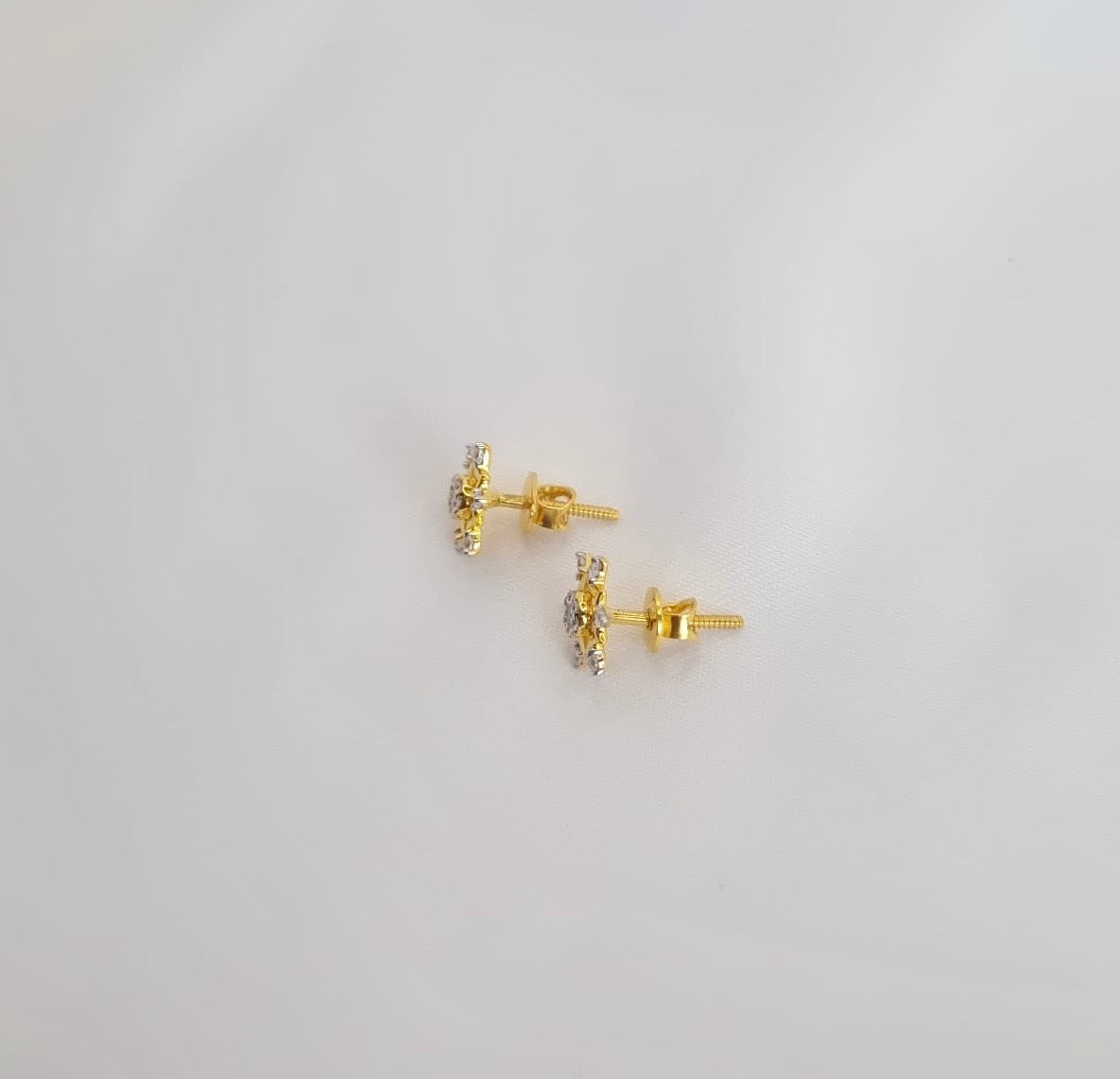 22k solid gold  designer earrings