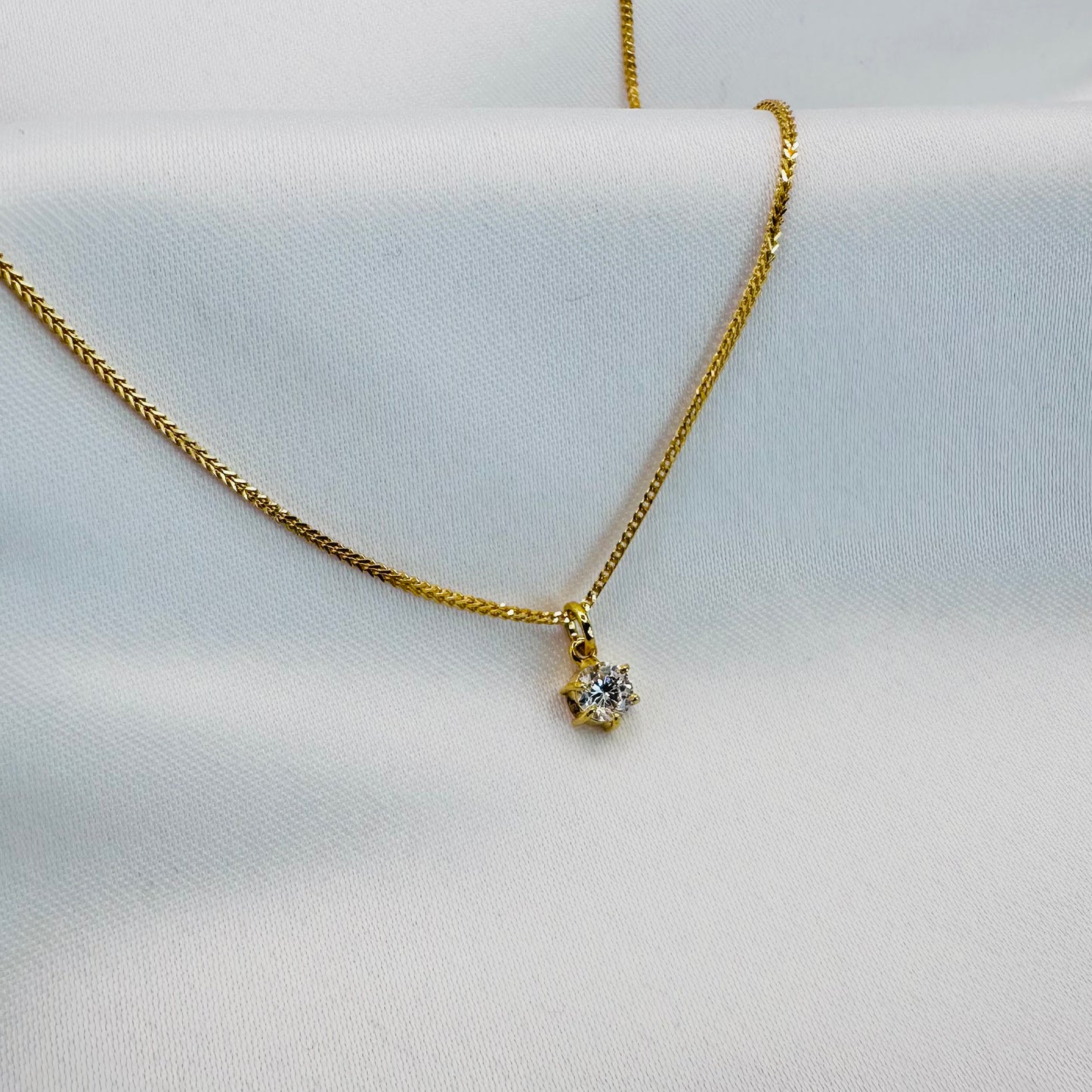 22k solid gold small solitaire pendant only