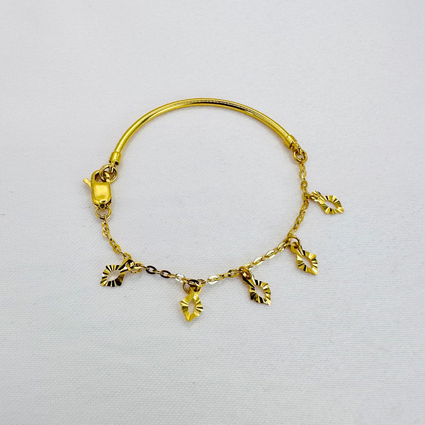 22k solid gold baby/toddlers bracelet