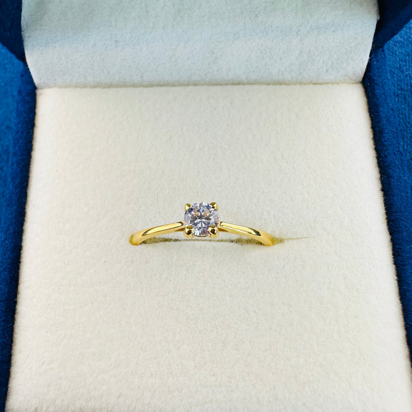 22k solid gold ring - 916 UK hallmarked.