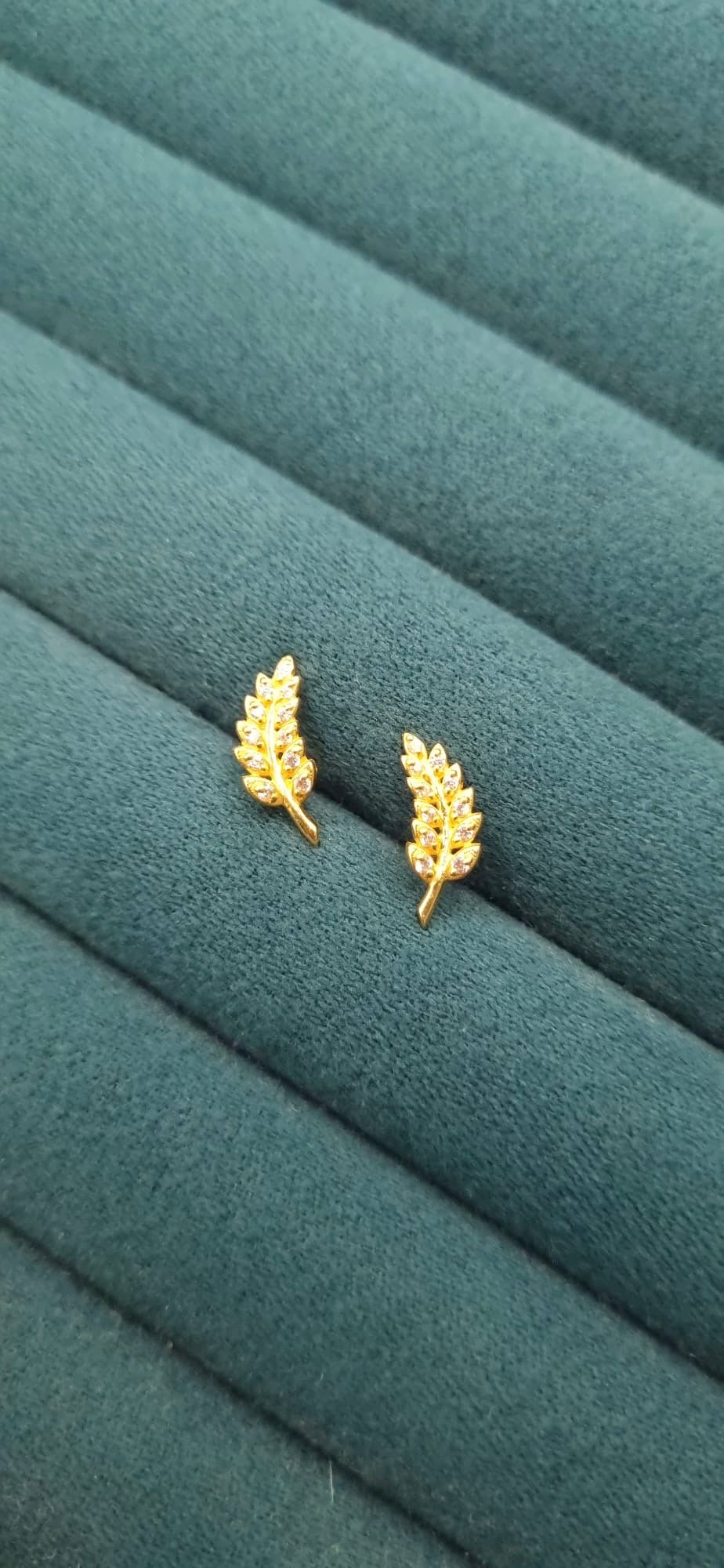 22k solid gold studded leaf earrings