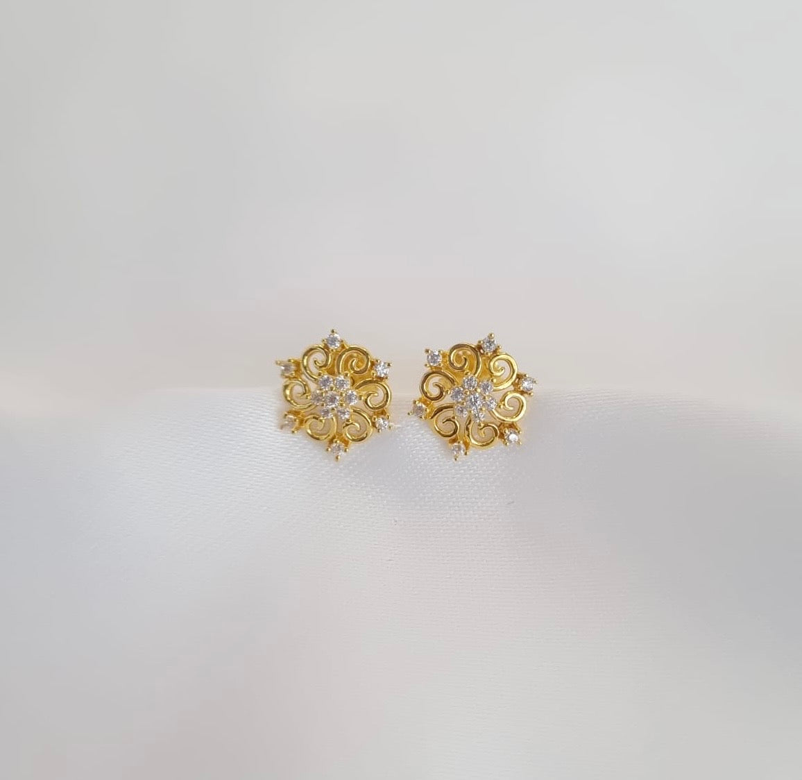 22k solid gold  designer earrings