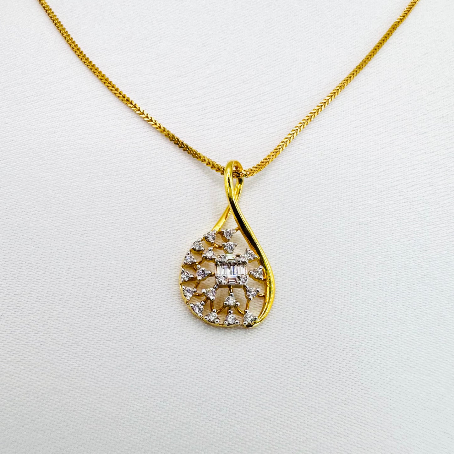 22k solid gold twisted pendant only
