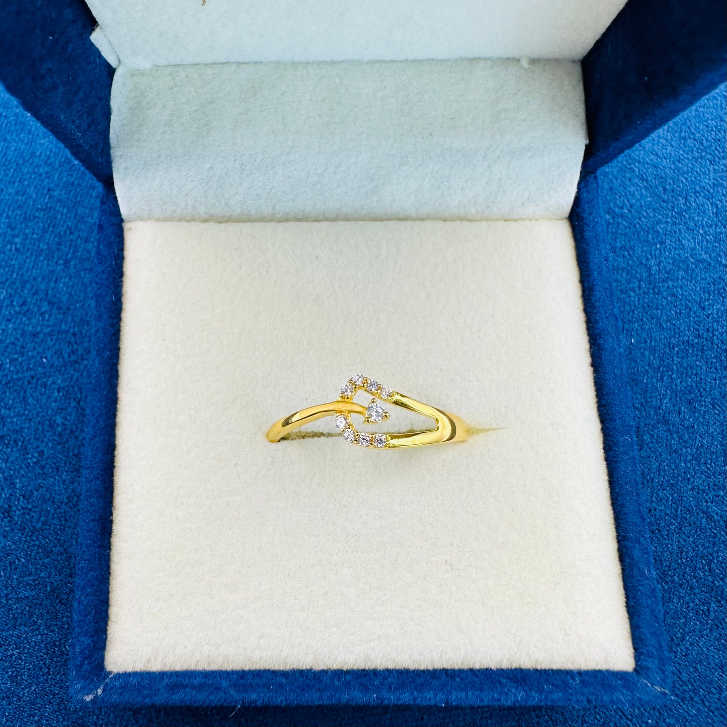 22k solid gold ring - 916 UK hallmarked.