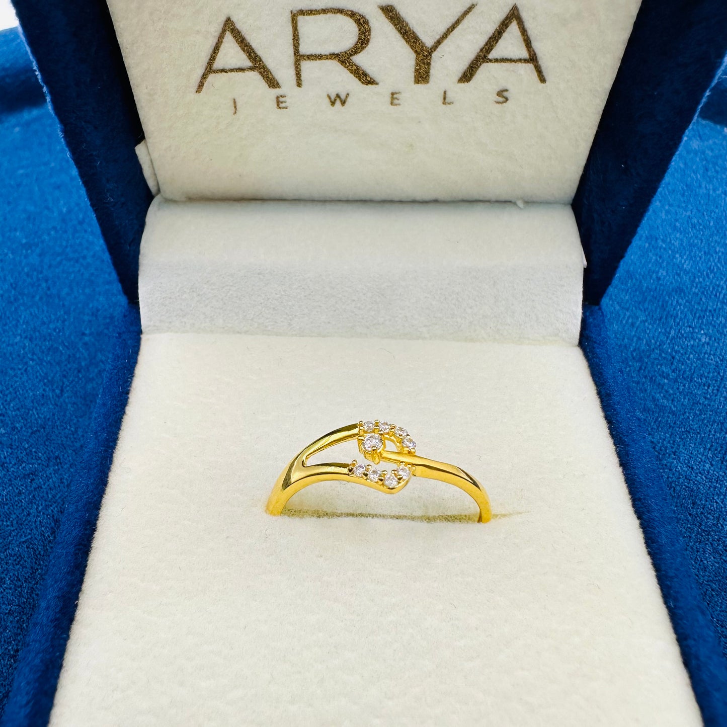 22k solid gold ring - 916 UK hallmarked.