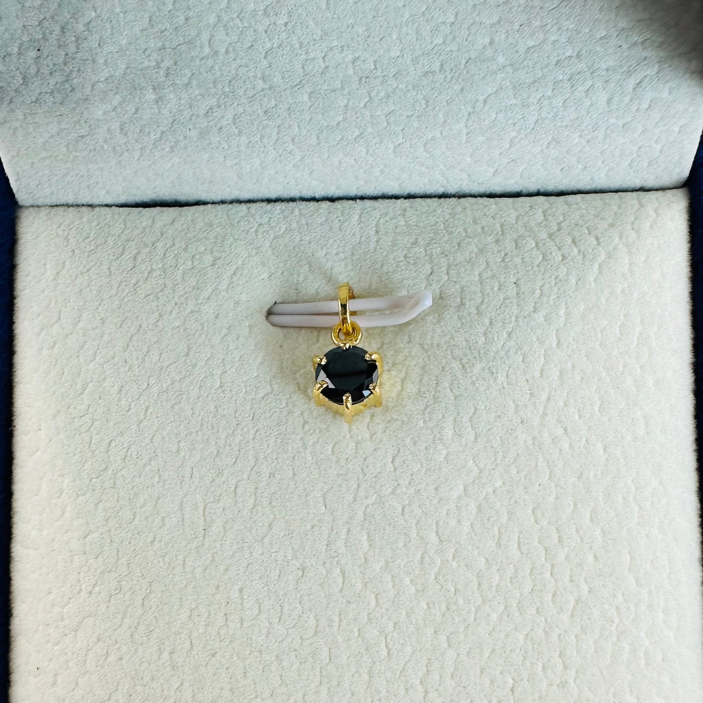 22k solid gold small solitaire pendant only