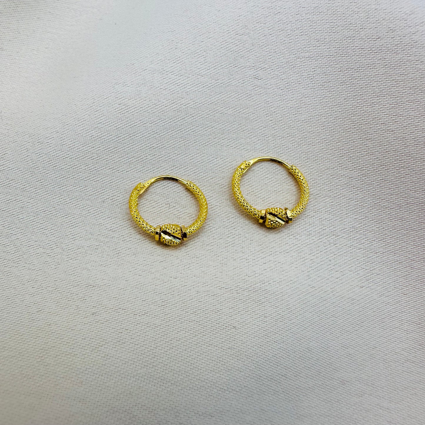 22k solid gold hoop earrings / Ballies
