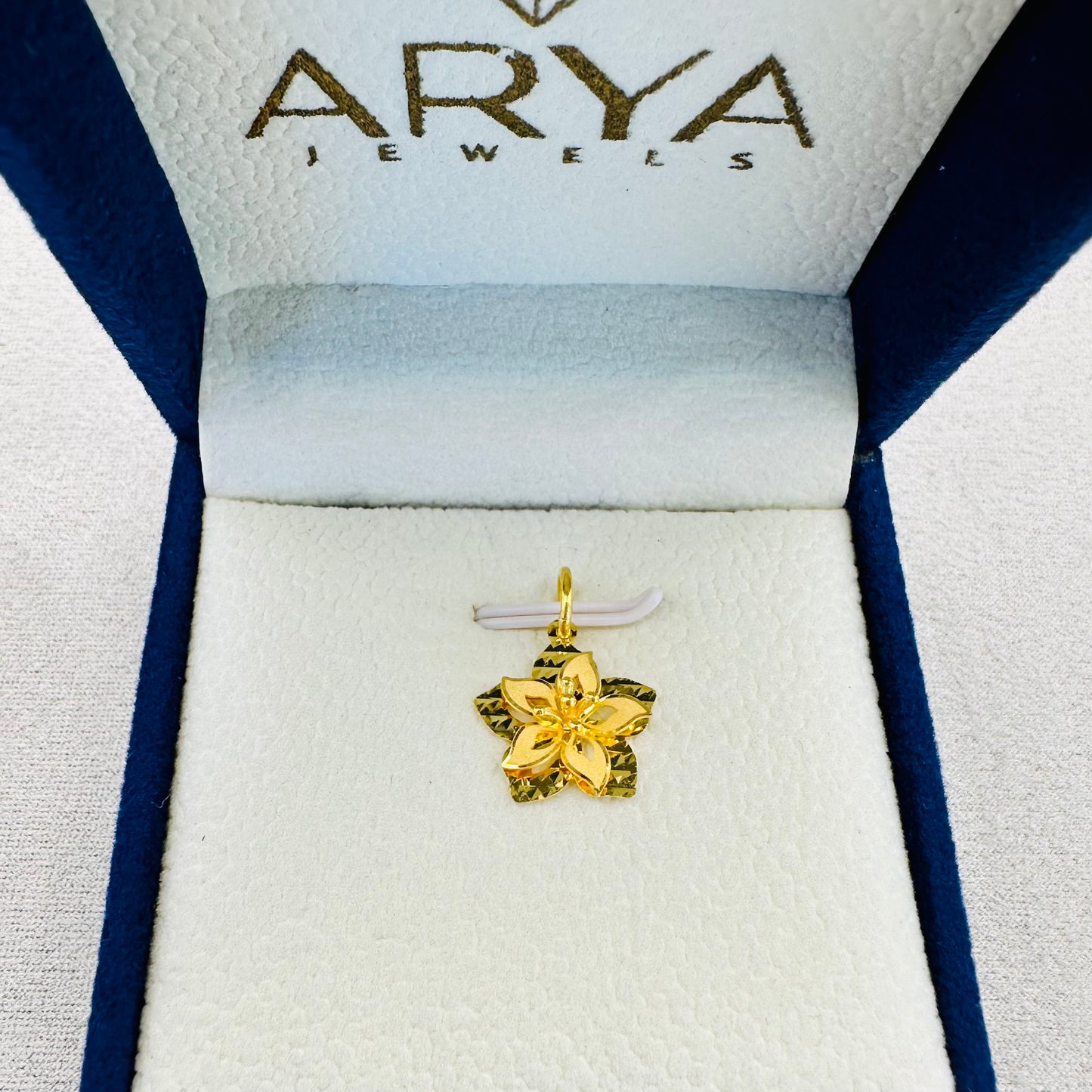 22k solid gold 3D flower pendant only