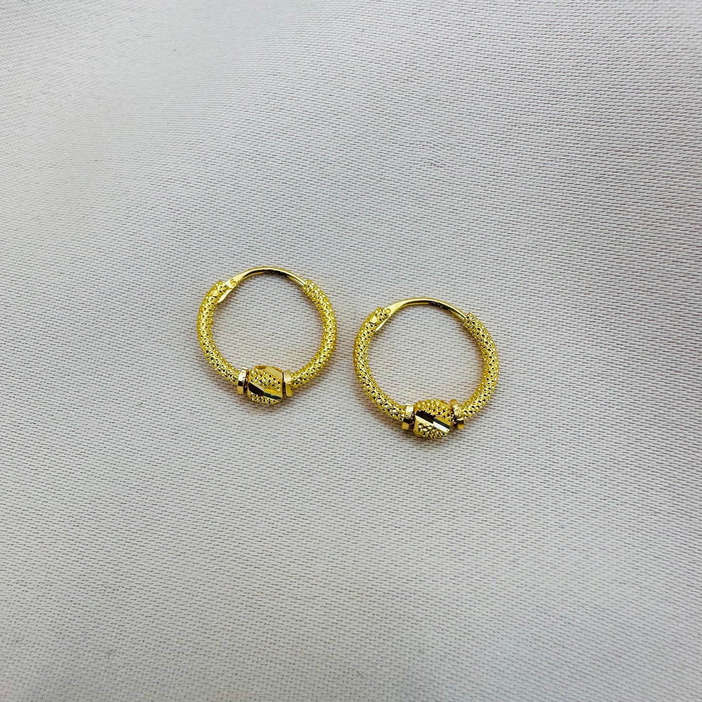 22k solid gold hoop earrings / Ballies
