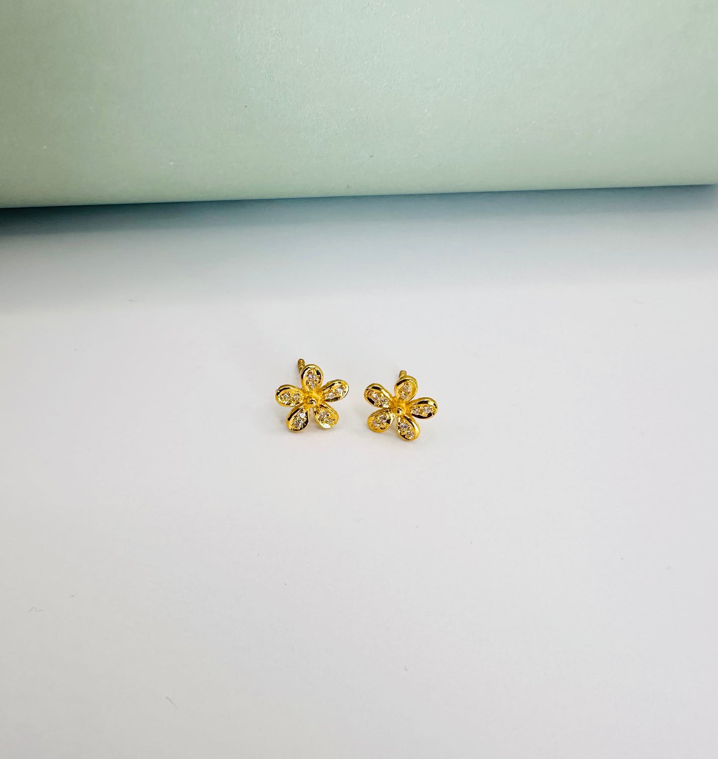22k solid gold flower earrings