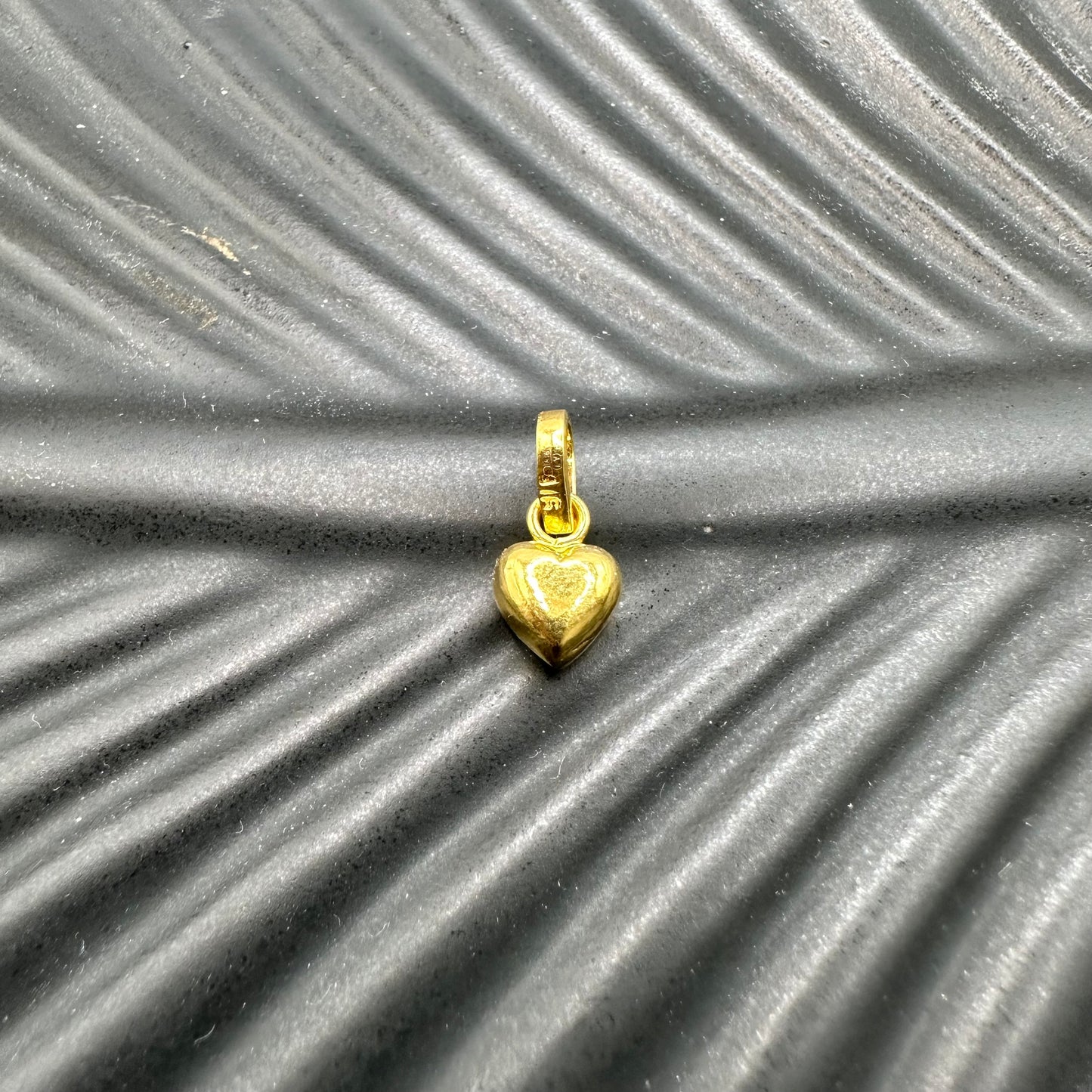 22k solid gold puffy heart charms pendant only