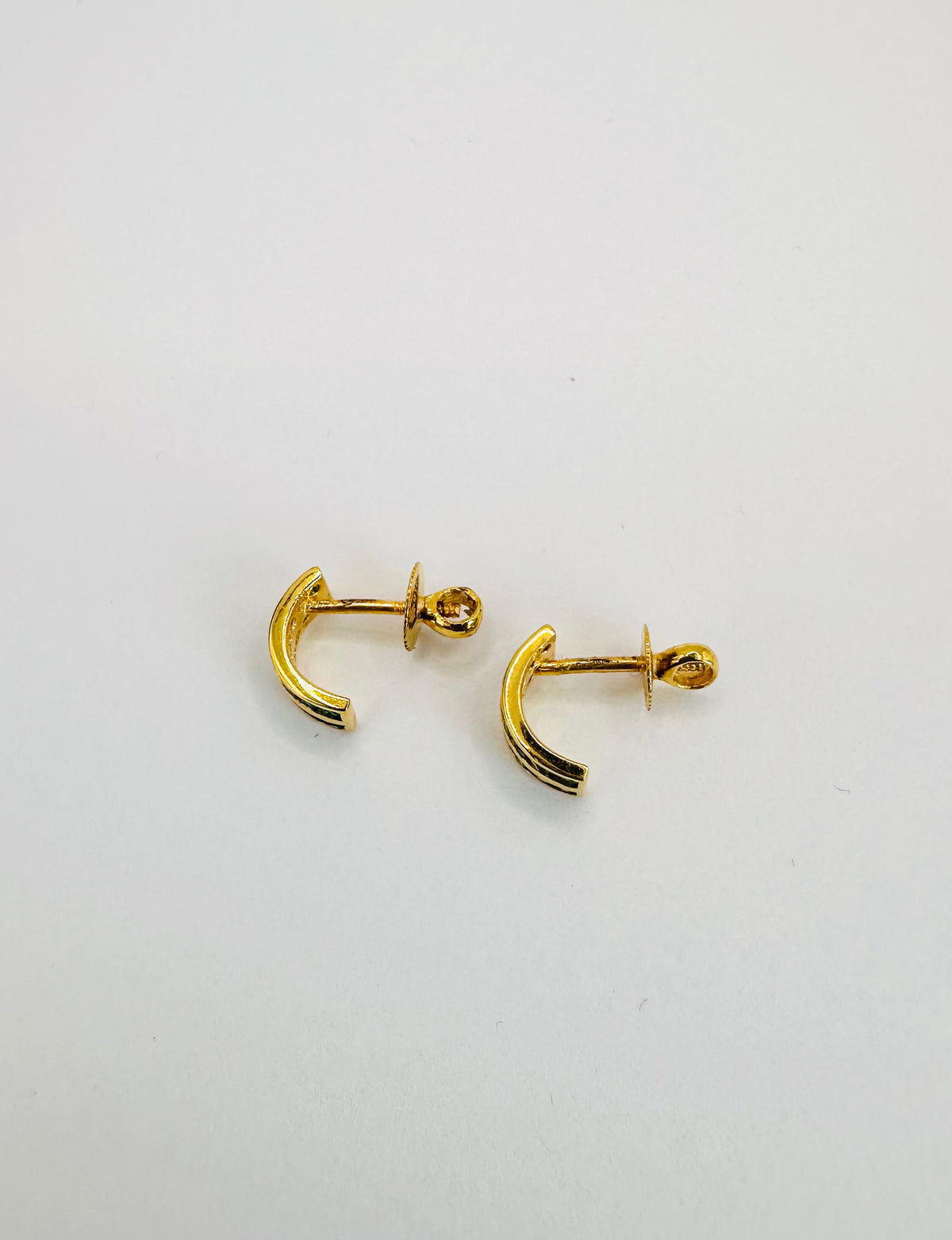 22k Solid Gold Huggie Earrings: Green Cubic Zirconia