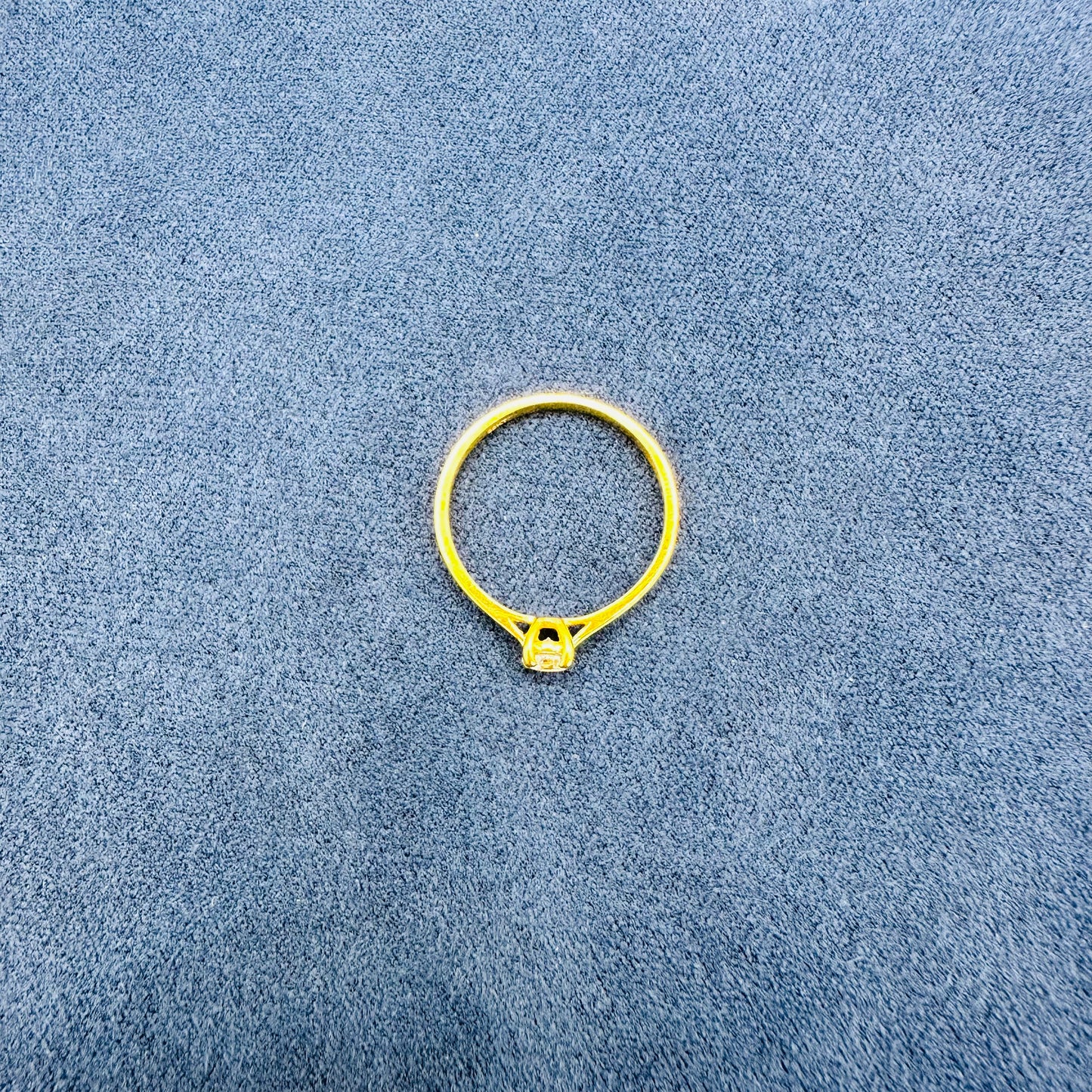 22k solid gold ring - 916 UK hallmarked.