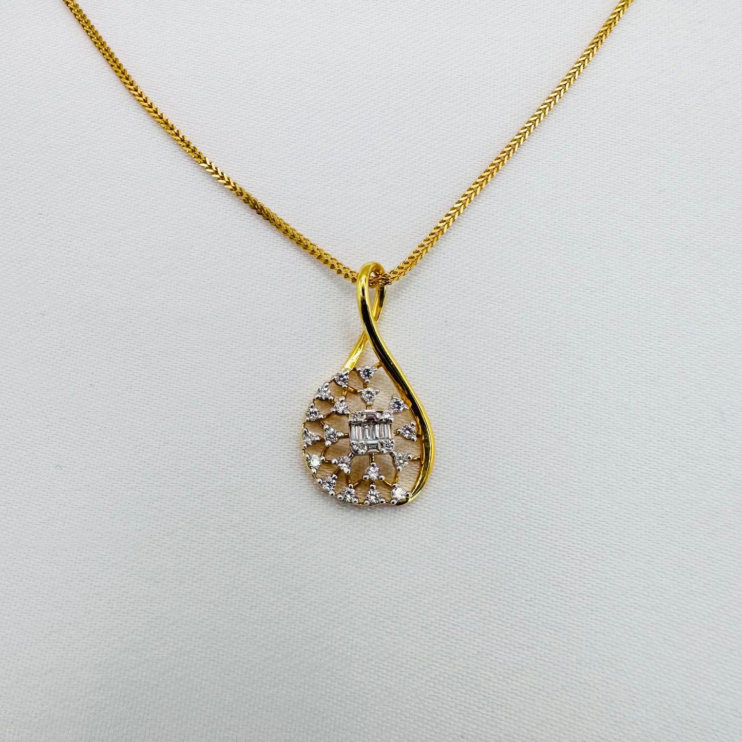 22k solid gold twisted pendant only
