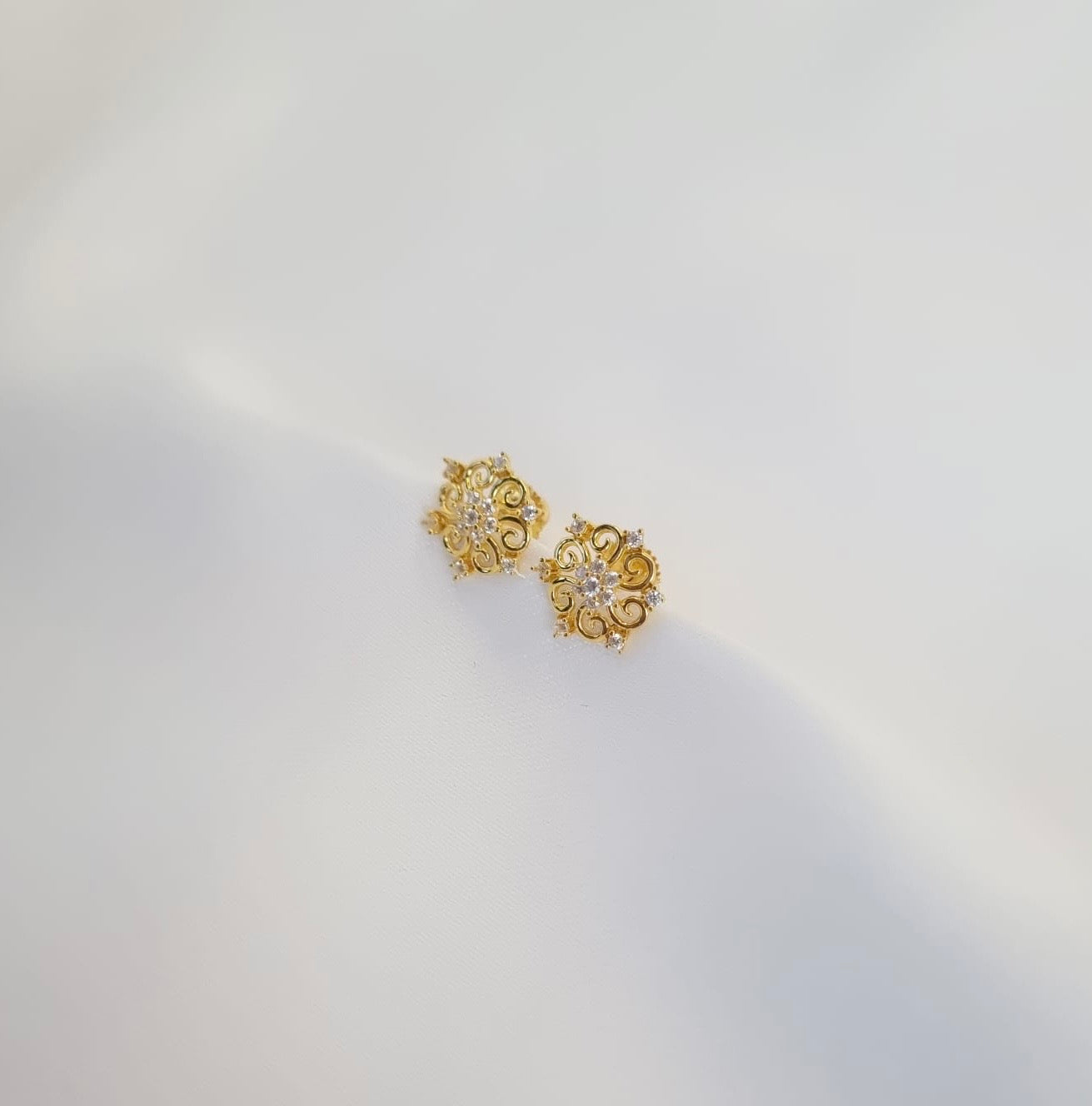 22k solid gold  designer earrings
