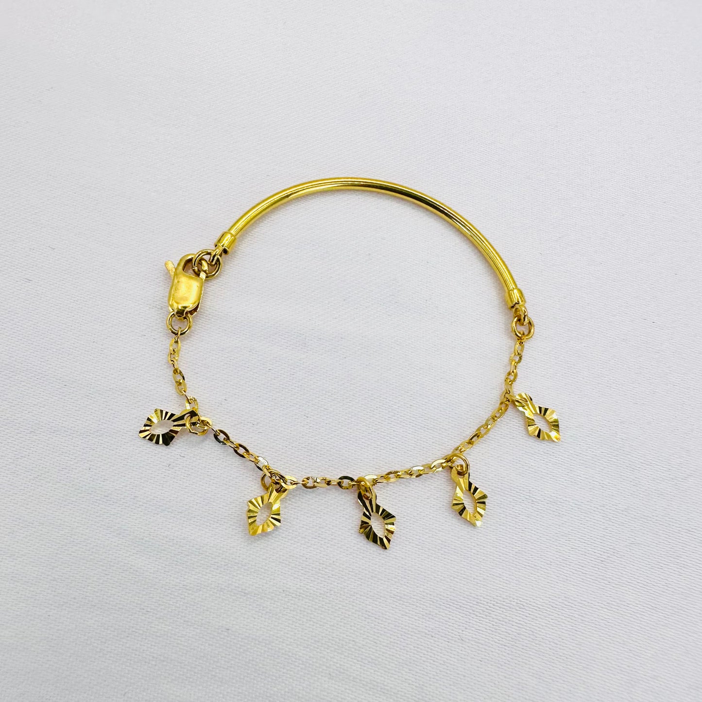 22k solid gold baby/toddlers bracelet