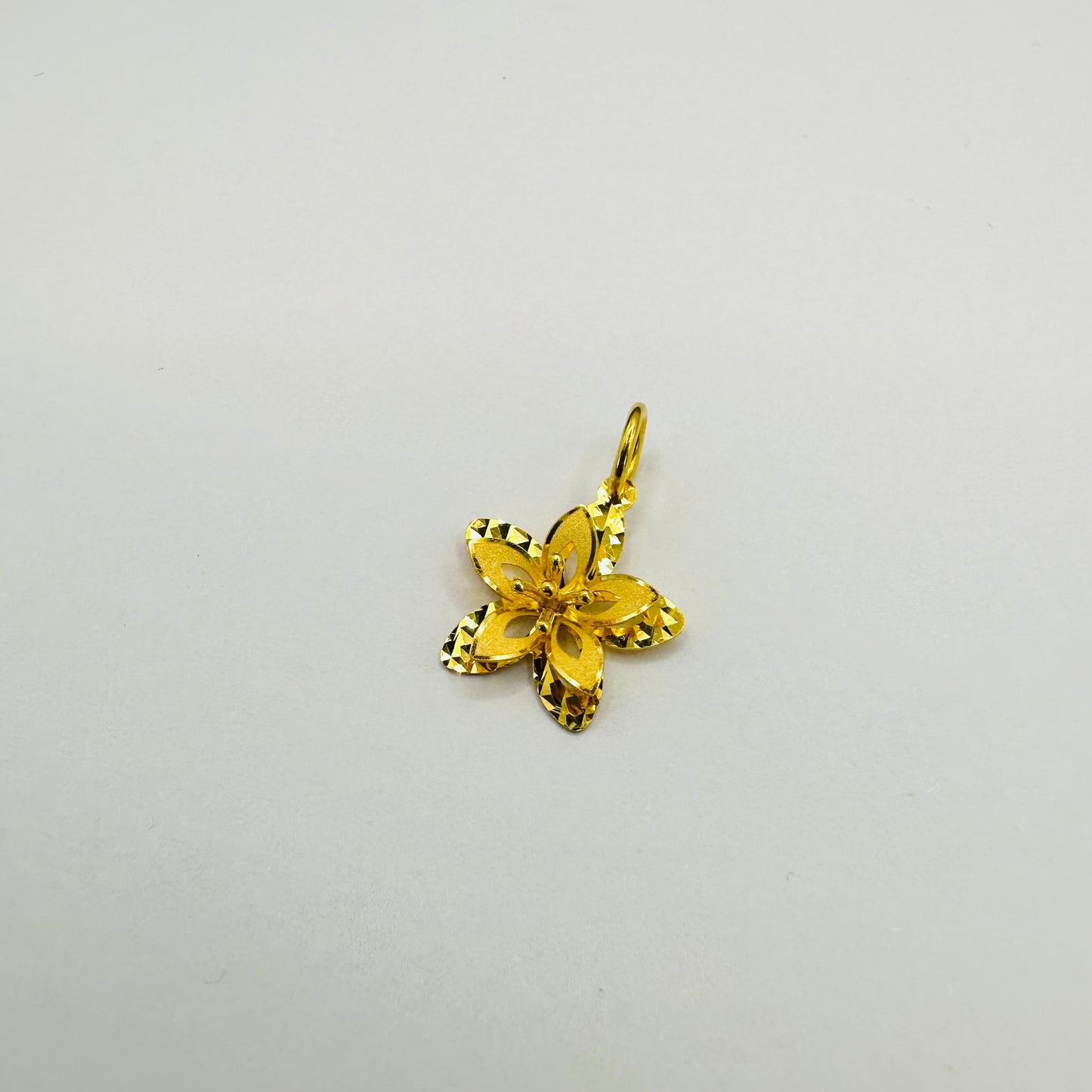 22k solid gold 3D flower pendant only