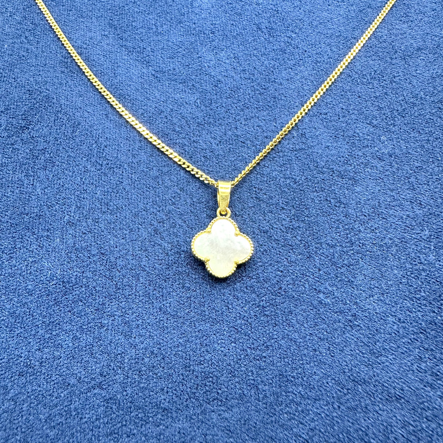22k solid gold clover pendant