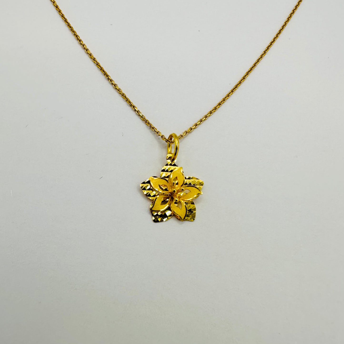 22k solid gold 3D flower pendant only