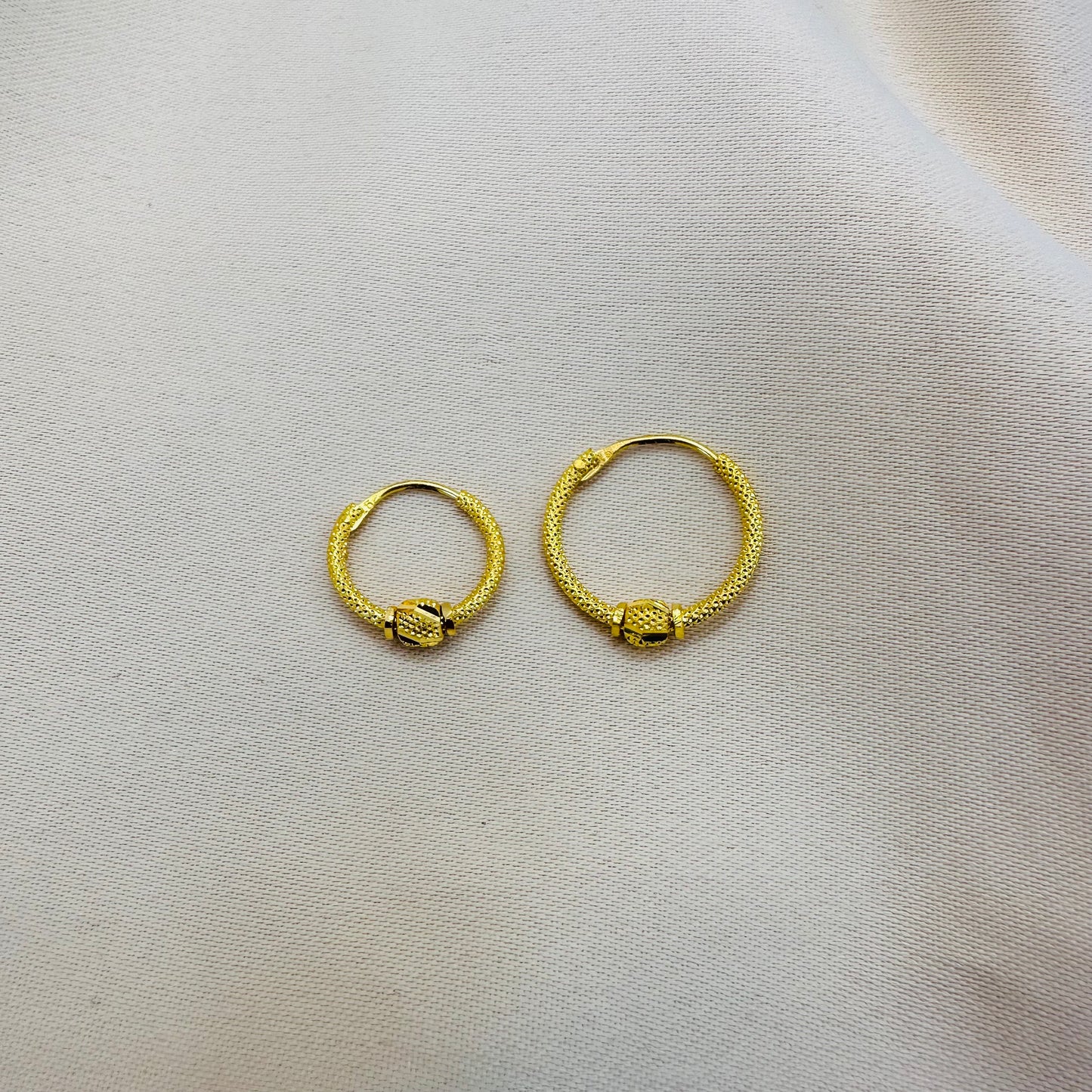 22k solid gold hoop earrings / Ballies