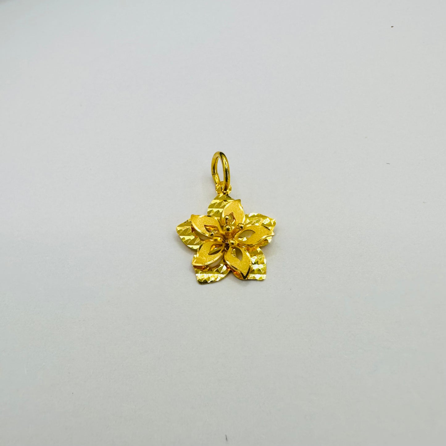 22k solid gold 3D flower pendant only