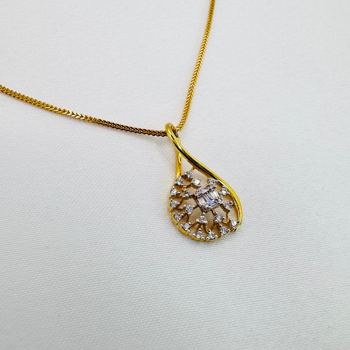 22k solid gold twisted pendant only
