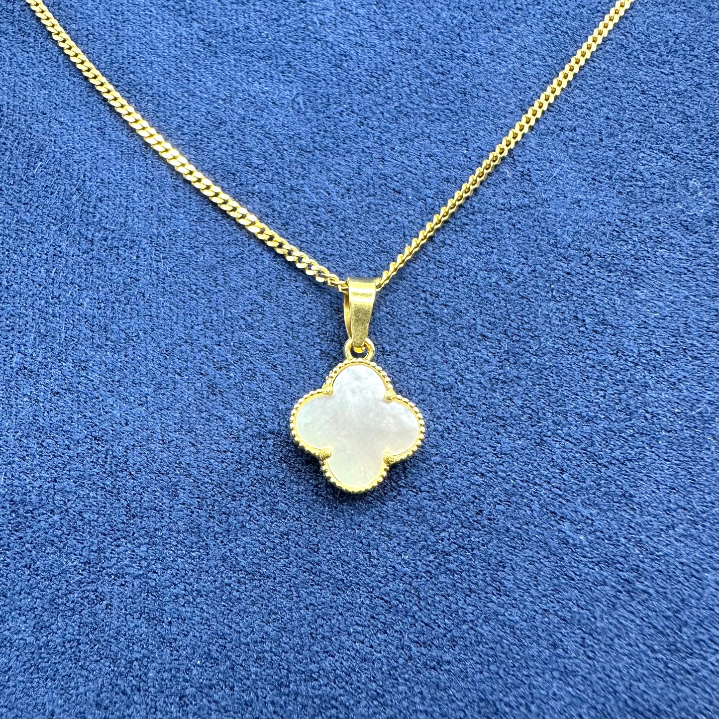 22k solid gold clover pendant